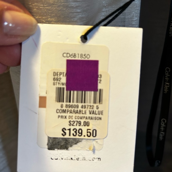 Long dress, brand new, never wore, backless cocktail dress - Picture 4 of 6